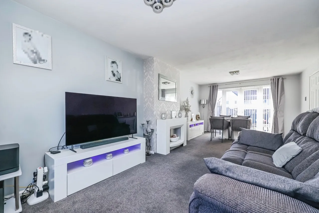 Listowel Crescent, Clifton, Nottingham, NG11, photo 5