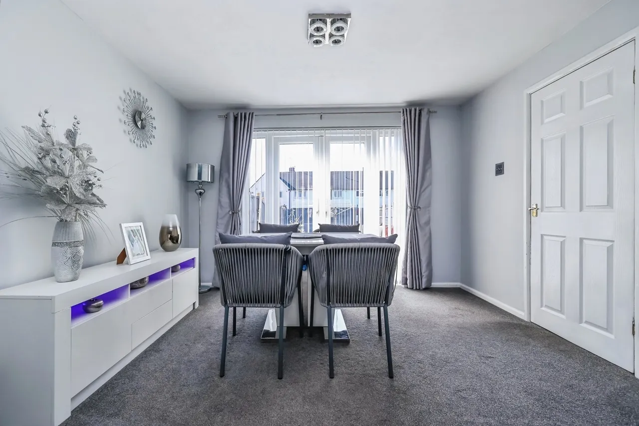 Listowel Crescent, Clifton, Nottingham, NG11, photo 10