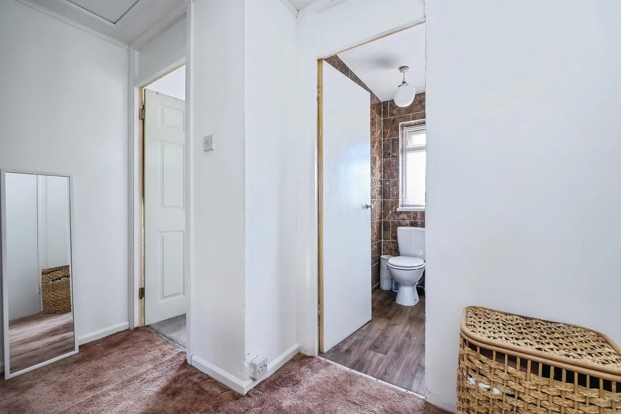 Listowel Crescent, Clifton, Nottingham, NG11, photo 11