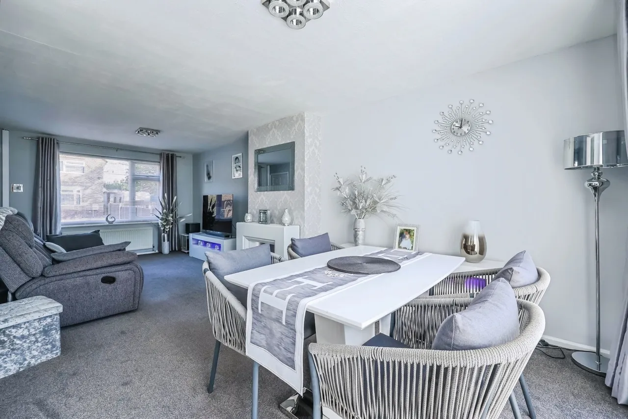 Listowel Crescent, Clifton, Nottingham, NG11, photo 9
