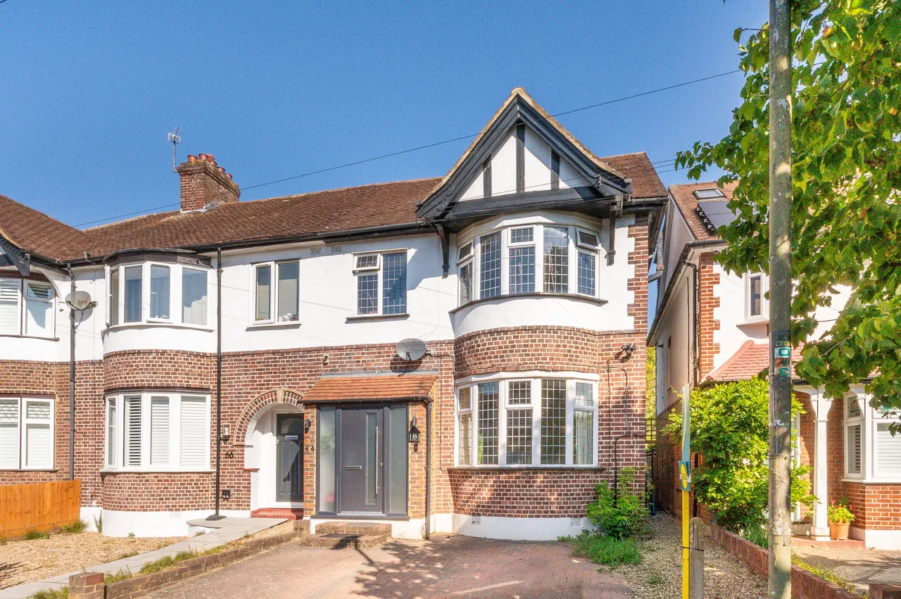 4 bed house for sale — 64 Marina Avenue, New Malden