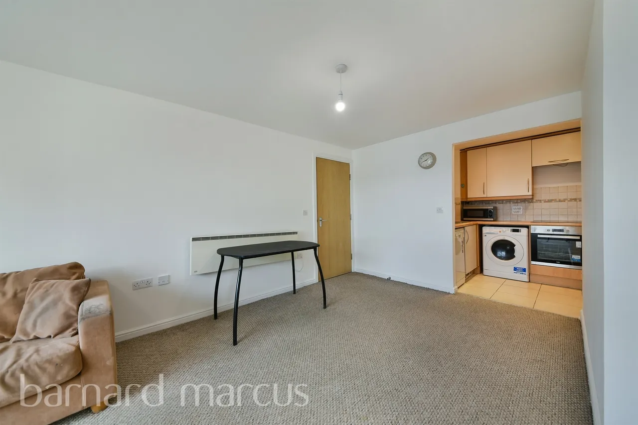 Bedfont Lane, Feltham, photo 5