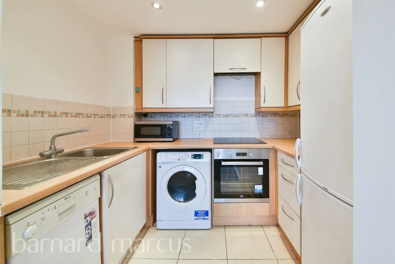 Bedfont Lane, Feltham, photo 8