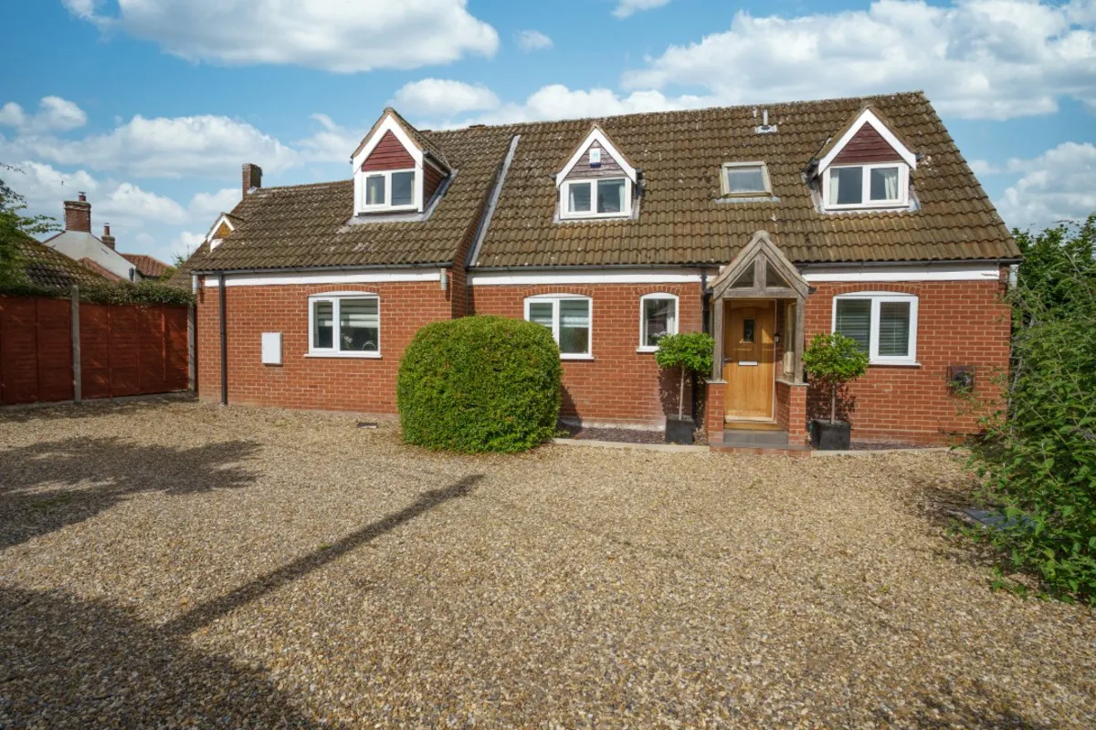 4 bed chalet for sale, The Street, Barton Turf, NR12