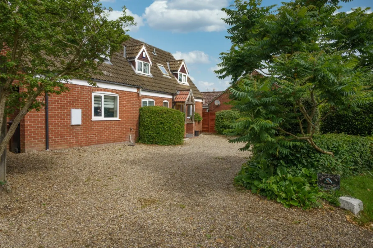 The Street, Barton Turf, NR12, photo 21