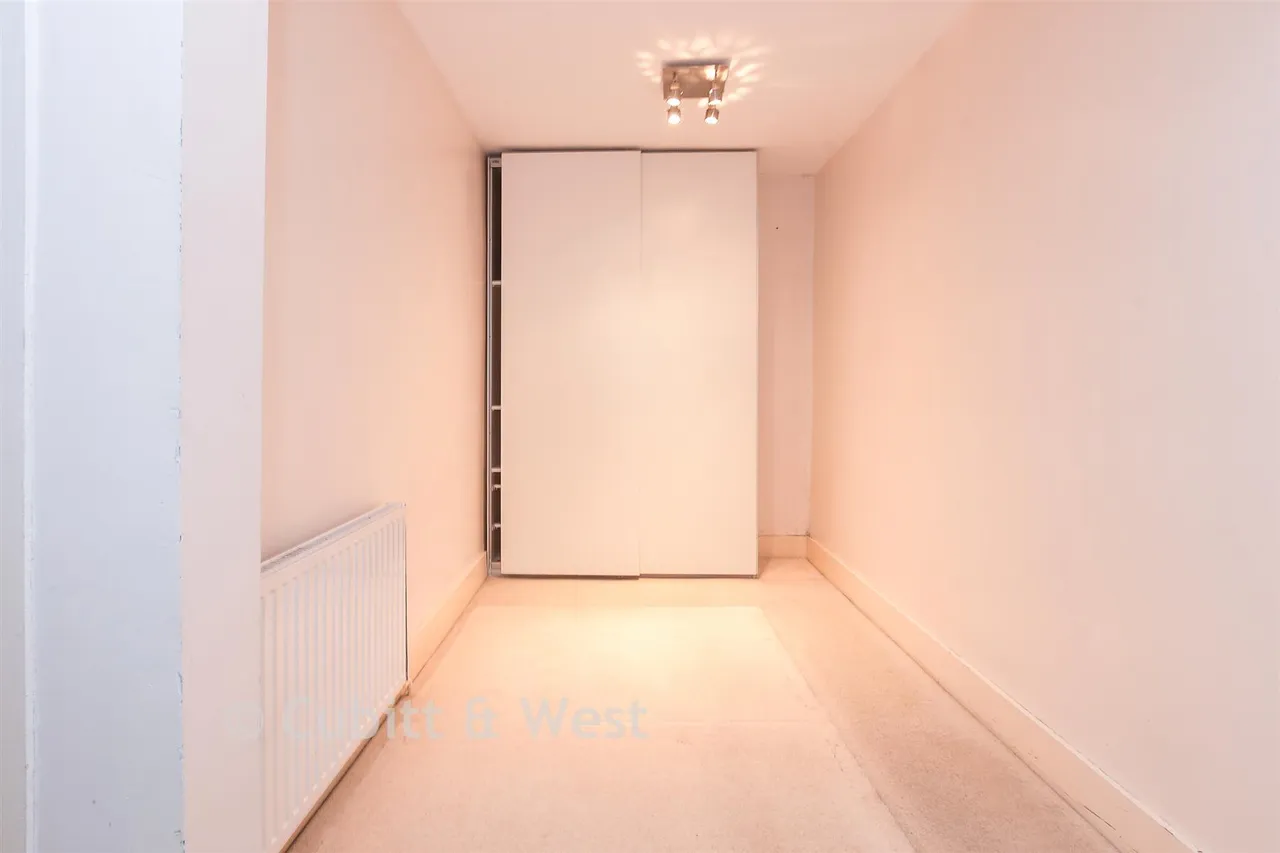 Farningham Road, Caterham, CR3, photo 5