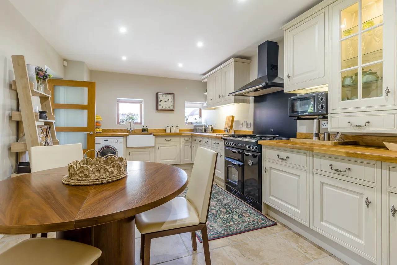 Aldam Chase, Wickersley, S66, photo 60