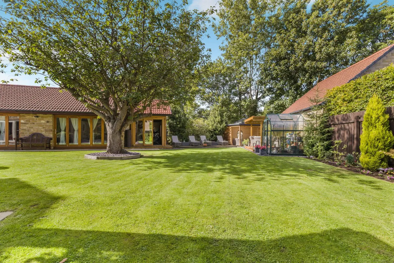 Aldam Chase, Wickersley, S66, photo 54