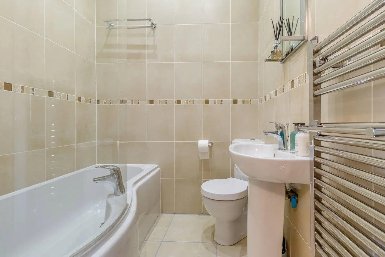 Aldam Chase, Wickersley, S66, photo 37