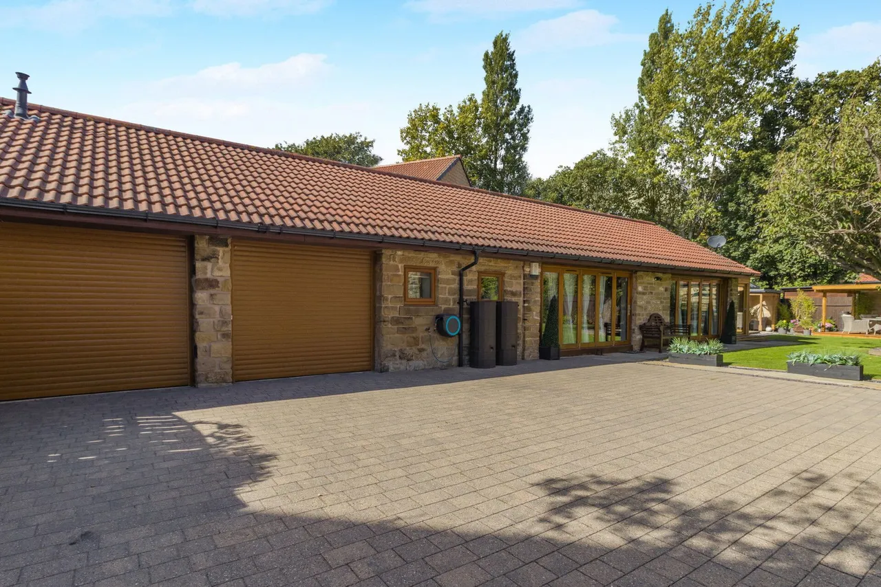 Aldam Chase, Wickersley, S66, photo 55