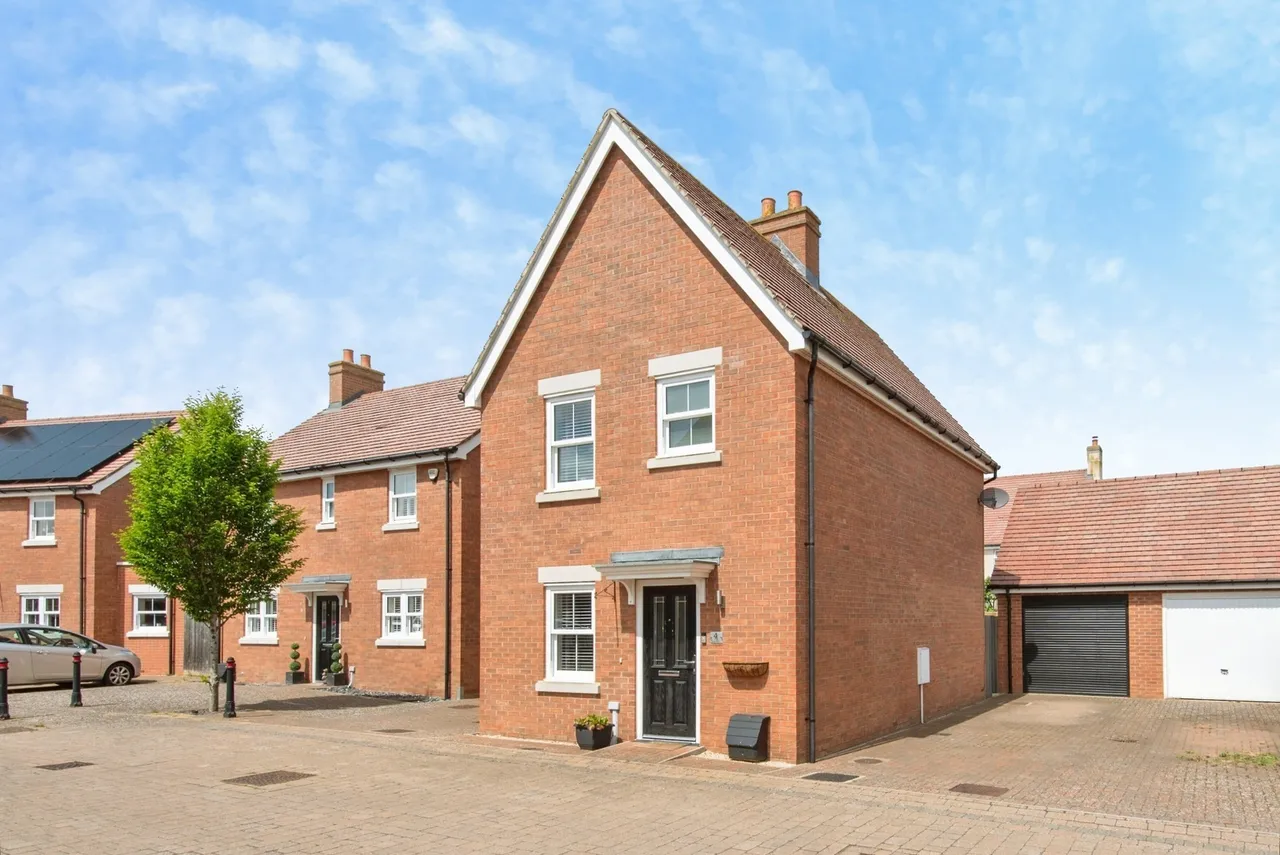 3 bed house for sale — Avon Rise, Biggleswade, Bedfordshire, SG18