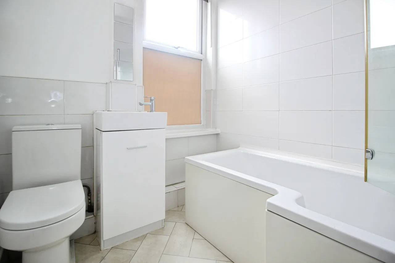 Woodview Road, Leeds, photo 11
