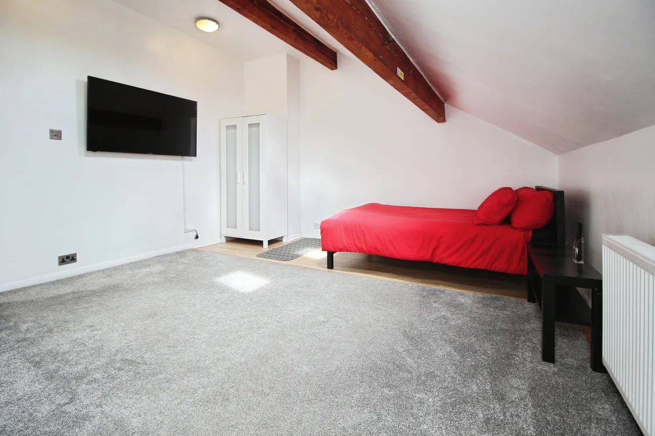 Woodview Road, Leeds, photo 7