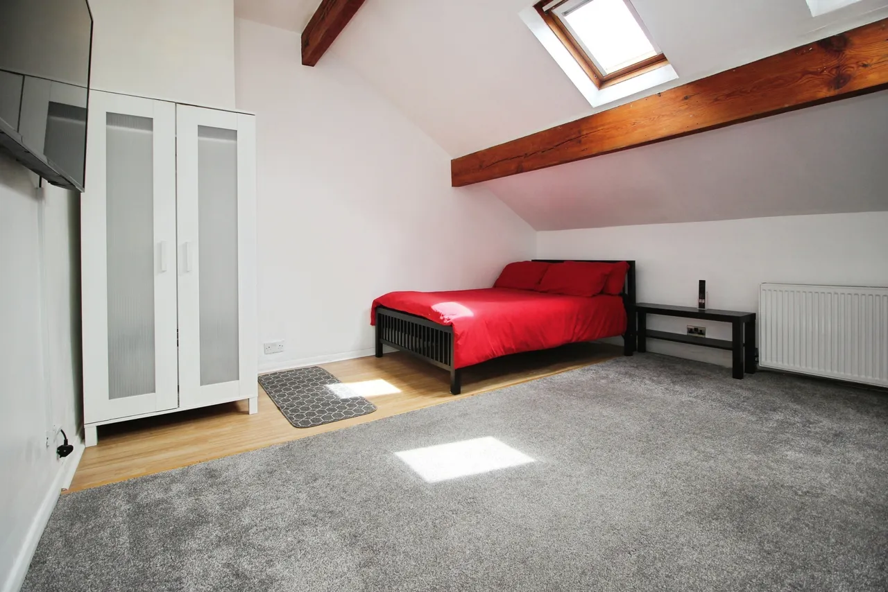 Woodview Road, Leeds, photo 3
