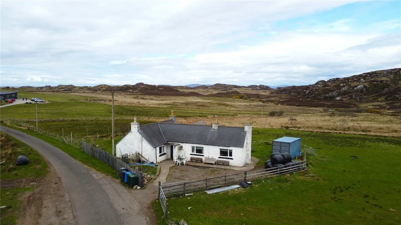 3 bed house for sale — Beinnview, Fionnphort, Isle Of Mull, Argyll and Bute, PA66 6BP