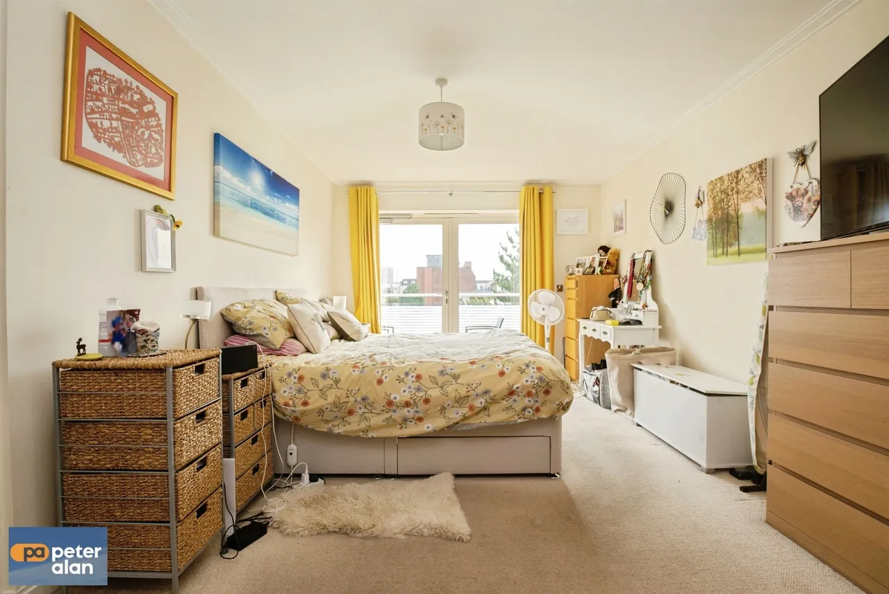 Lynton Court CARDIFF, CF10, photo 7