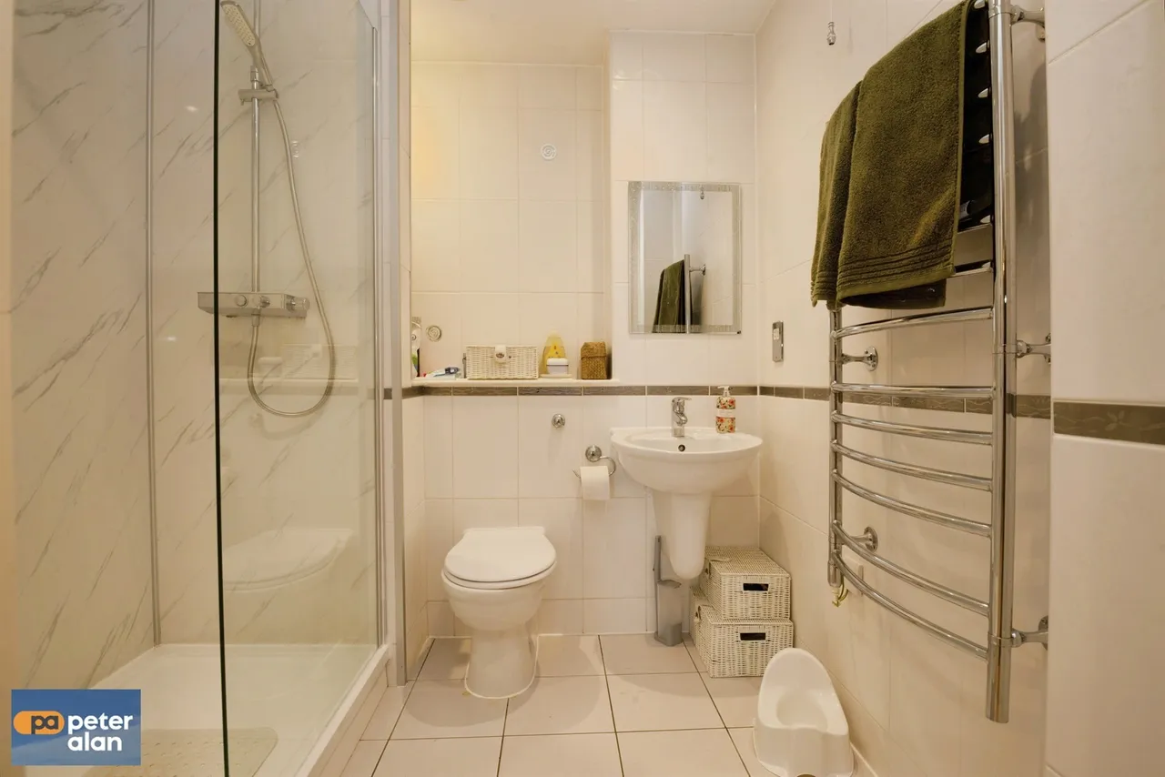 Lynton Court CARDIFF, CF10, photo 10