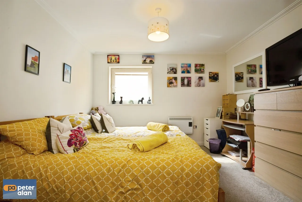Lynton Court CARDIFF, CF10, photo 8
