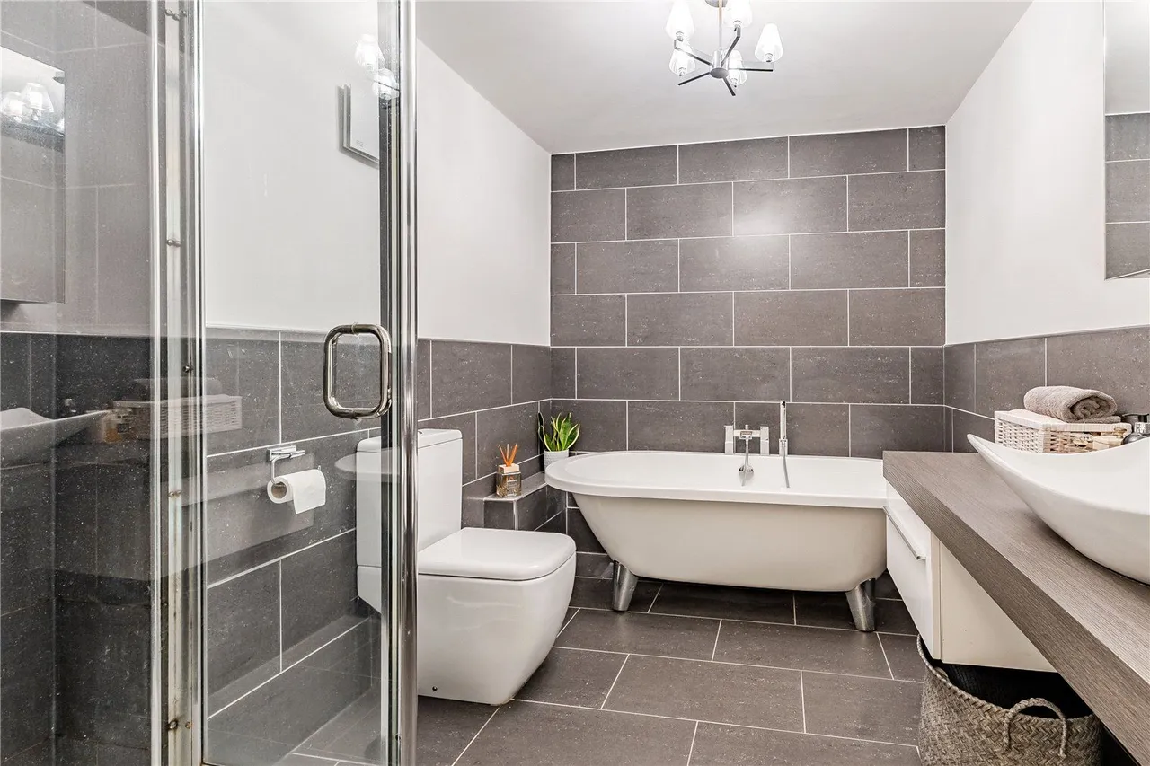 Lake View Court, Roundhay, LS8, photo 7