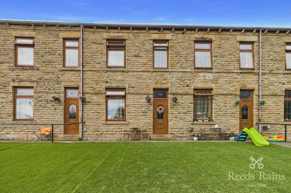 2 bed house for sale — Bradford Road, Batley, West Yorkshire, WF17