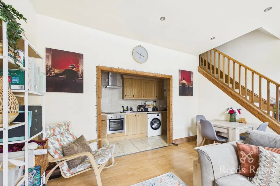 Bradford Road, Batley, West Yorkshire, WF17, photo 2