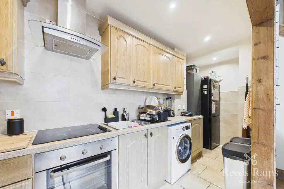 Bradford Road, Batley, West Yorkshire, WF17, photo 4