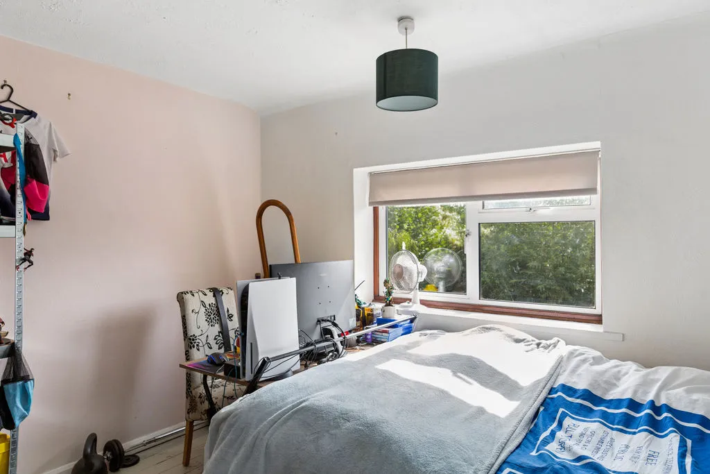 Newfield Gardens, Marlow SL7 1JS, photo 9