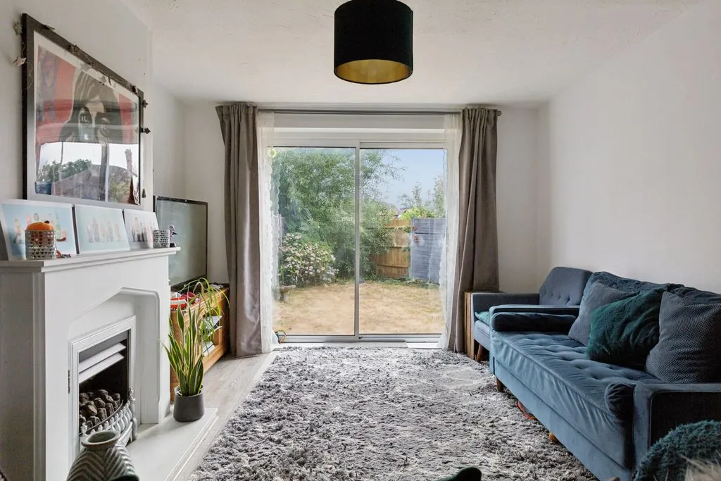 Newfield Gardens, Marlow SL7 1JS, photo 6