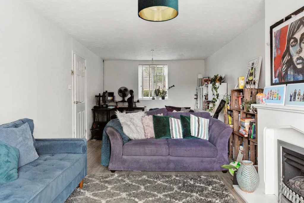 Newfield Gardens, Marlow SL7 1JS, photo 5