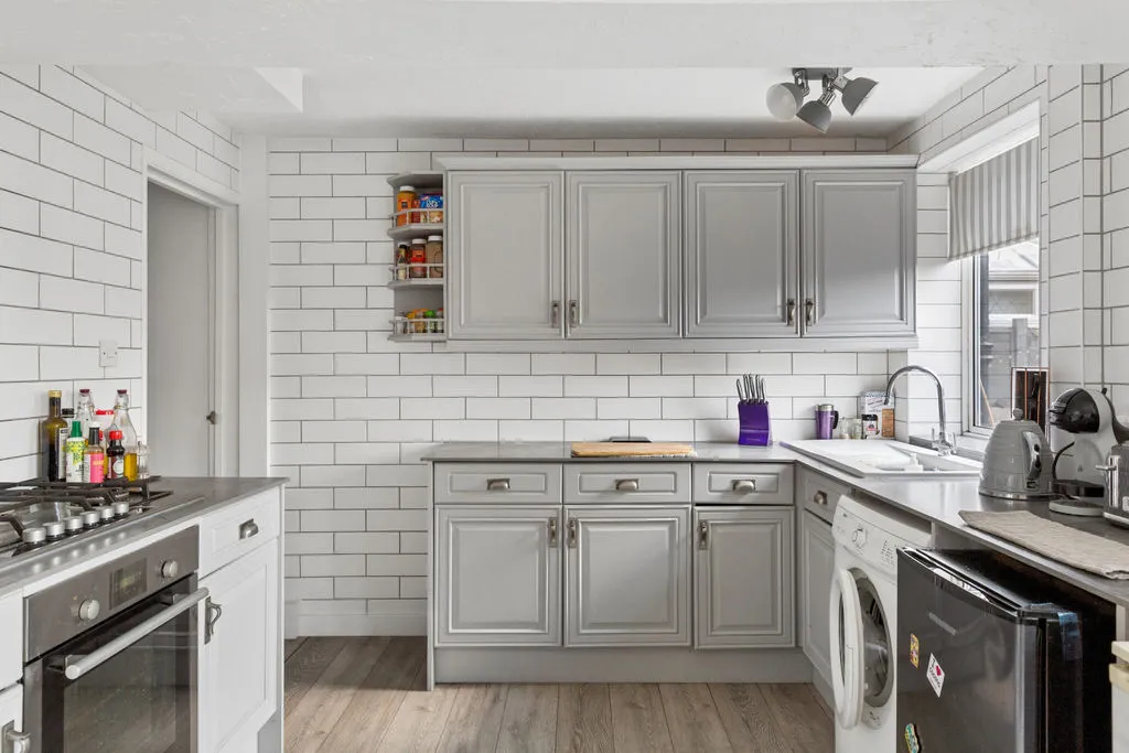 Newfield Gardens, Marlow SL7 1JS, photo 4