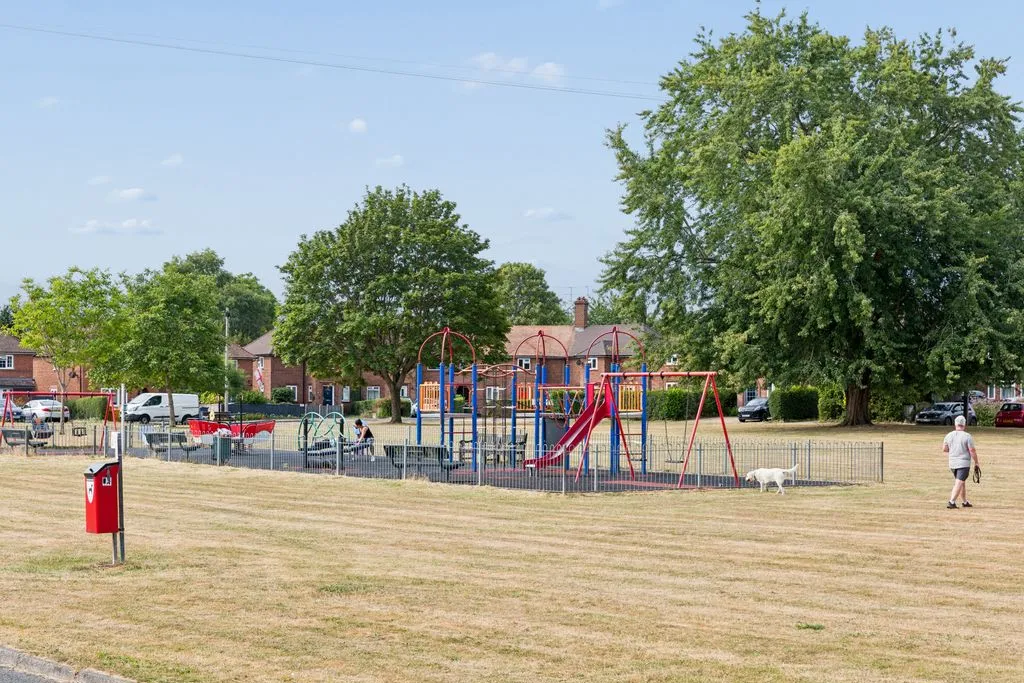 Newfield Gardens, Marlow SL7 1JS, photo 15