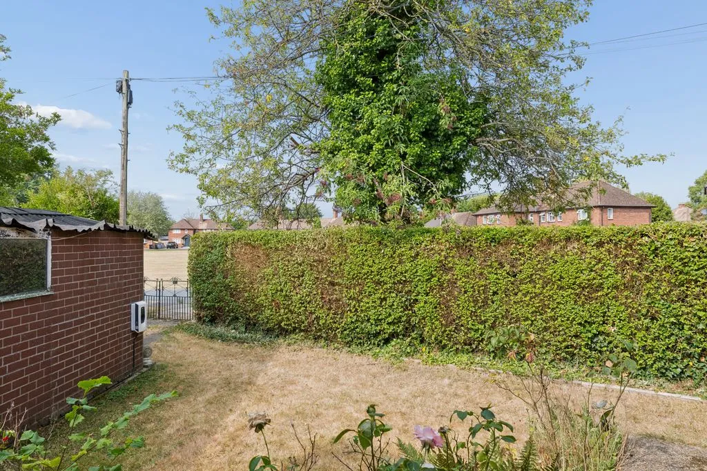 Newfield Gardens, Marlow SL7 1JS, photo 12