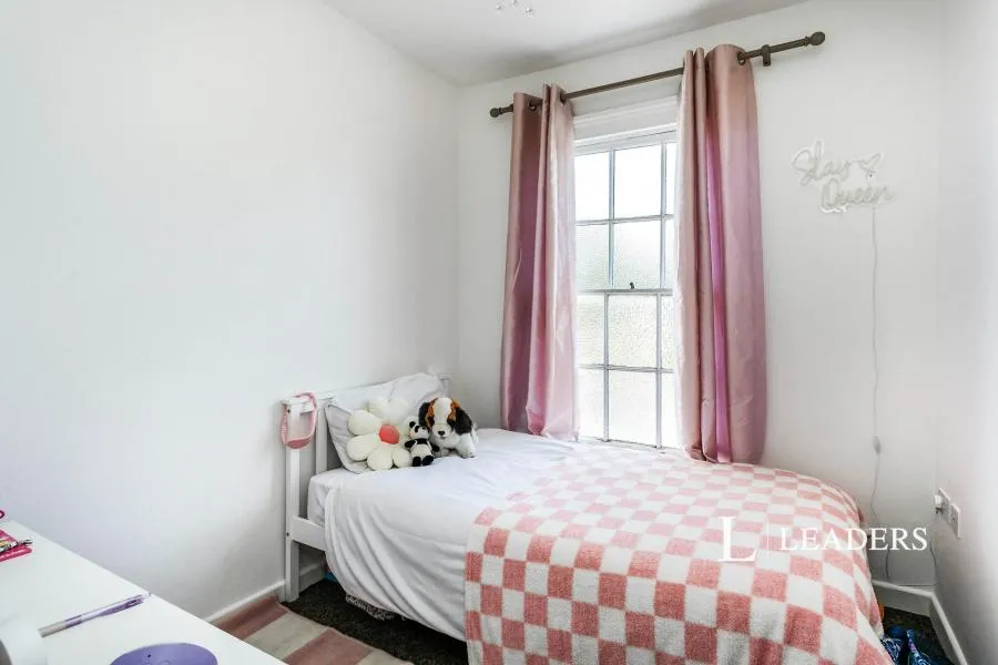 High Street, Deanshanger, MK19, photo 9