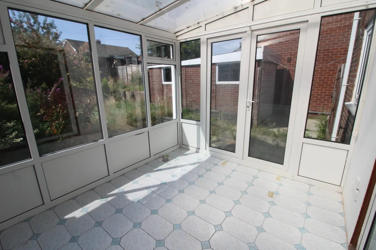 Fieldhead Avenue, Bury, BL8, photo 8