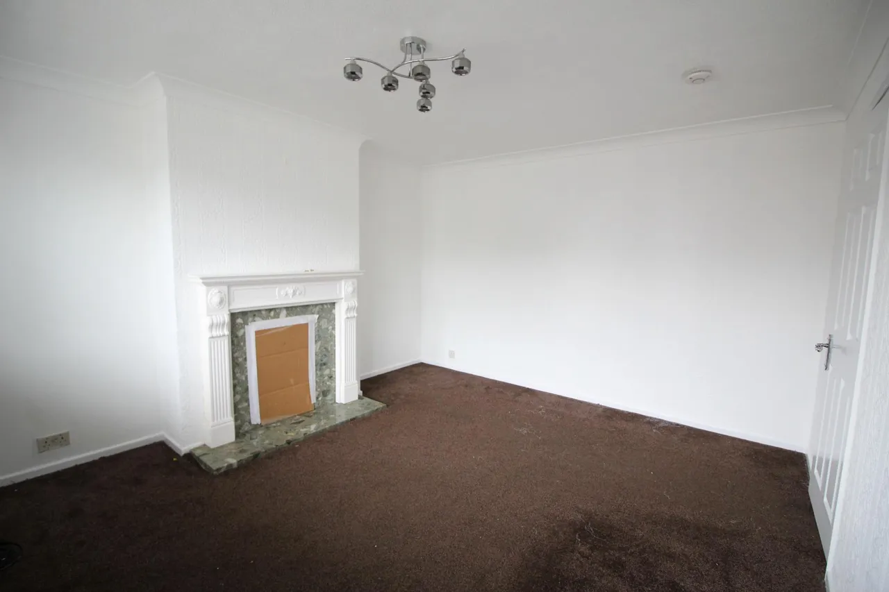 Fieldhead Avenue, Bury, BL8, photo 4