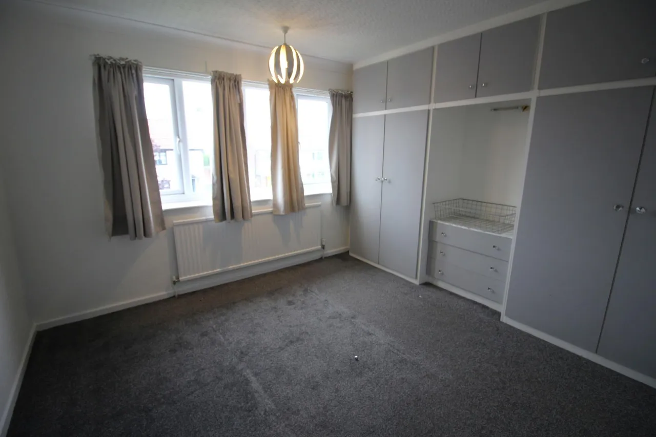 Fieldhead Avenue, Bury, BL8, photo 9