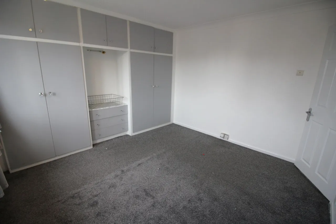 Fieldhead Avenue, Bury, BL8, photo 10