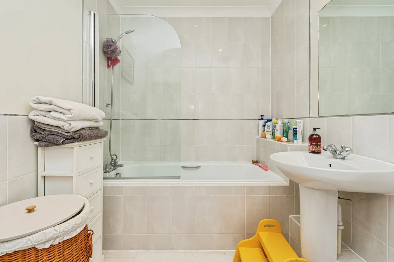 Meadrow, Godalming, GU7, photo 9