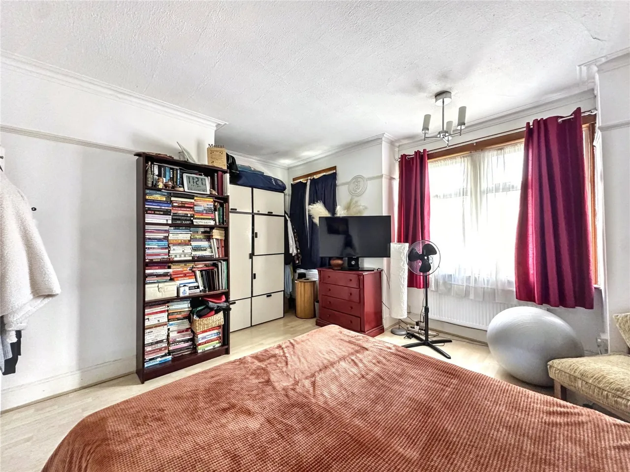 Prince Georges Avenue, Raynes Park, photo 10