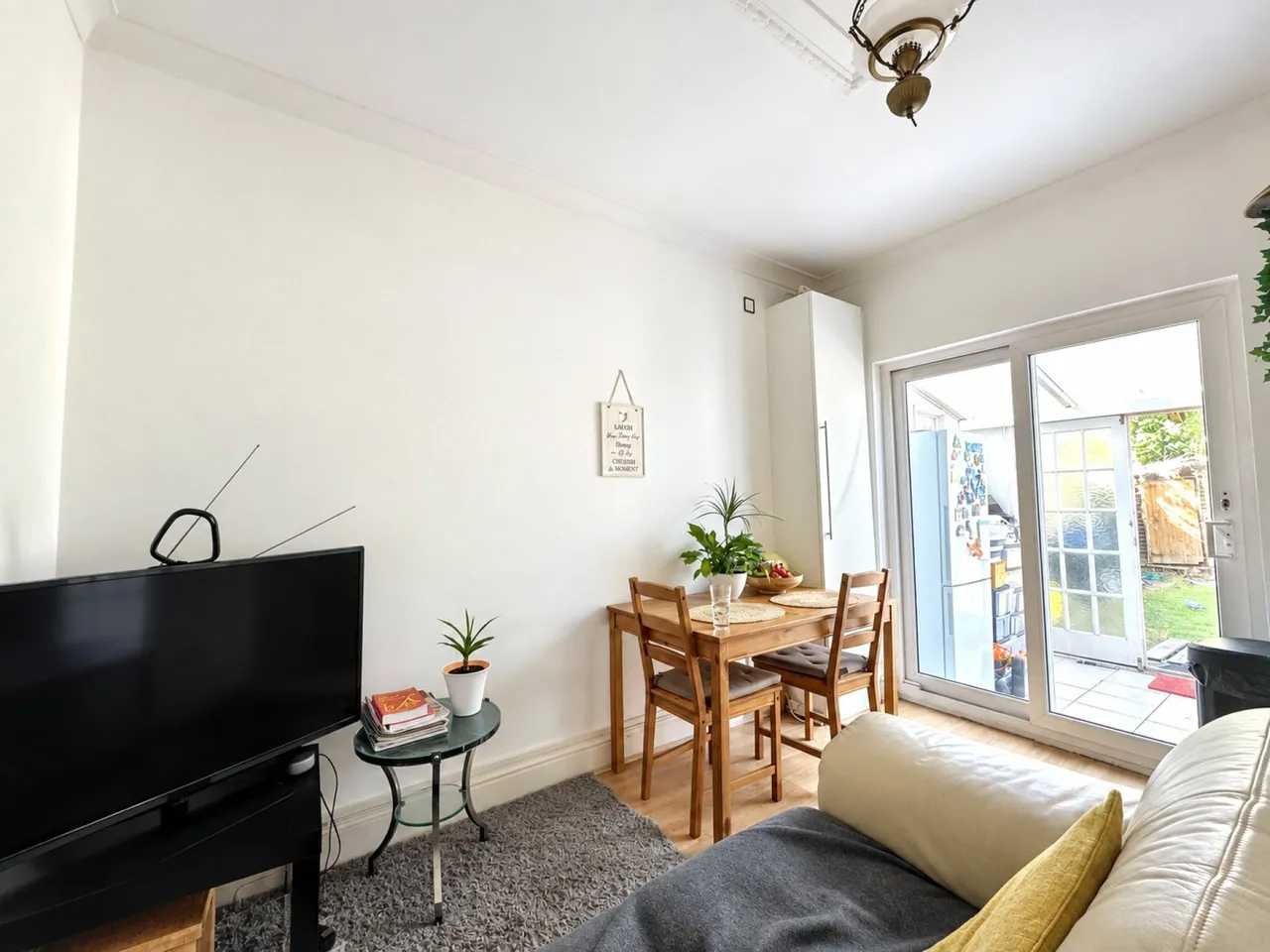 Prince Georges Avenue, Raynes Park, photo 6