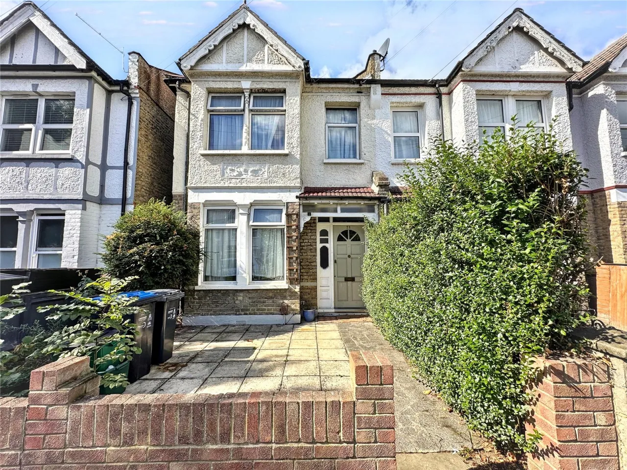 2 bed house to rent, Prince Georges Avenue, Raynes Park