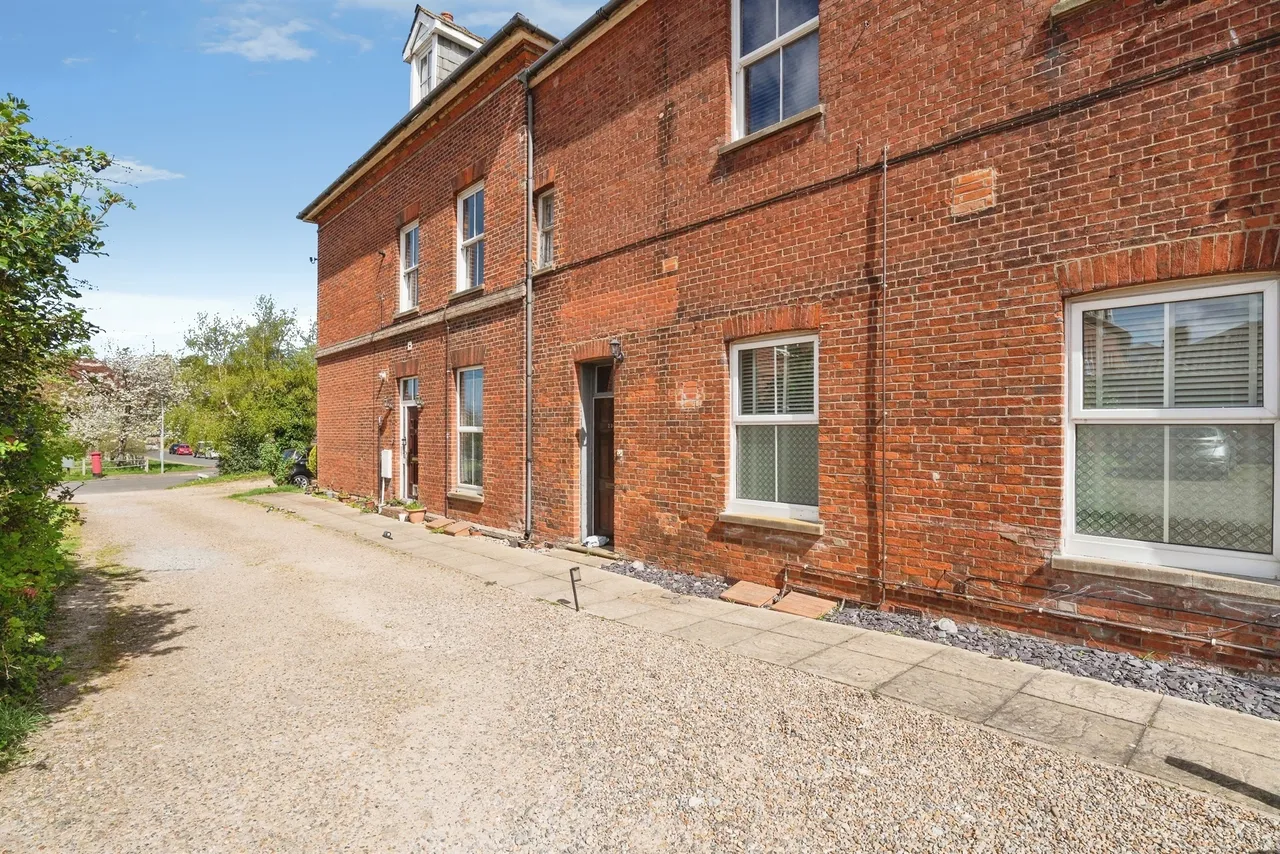 2 bed flat for sale — Park Road, Cromer