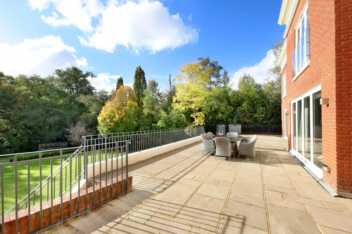 Keepers Walk, Virginia Water, GU25, photo 8