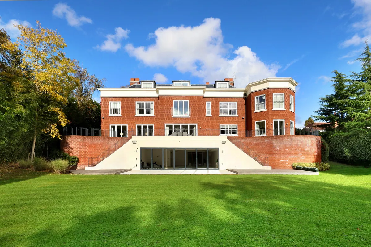 Keepers Walk, Virginia Water, GU25, photo 2