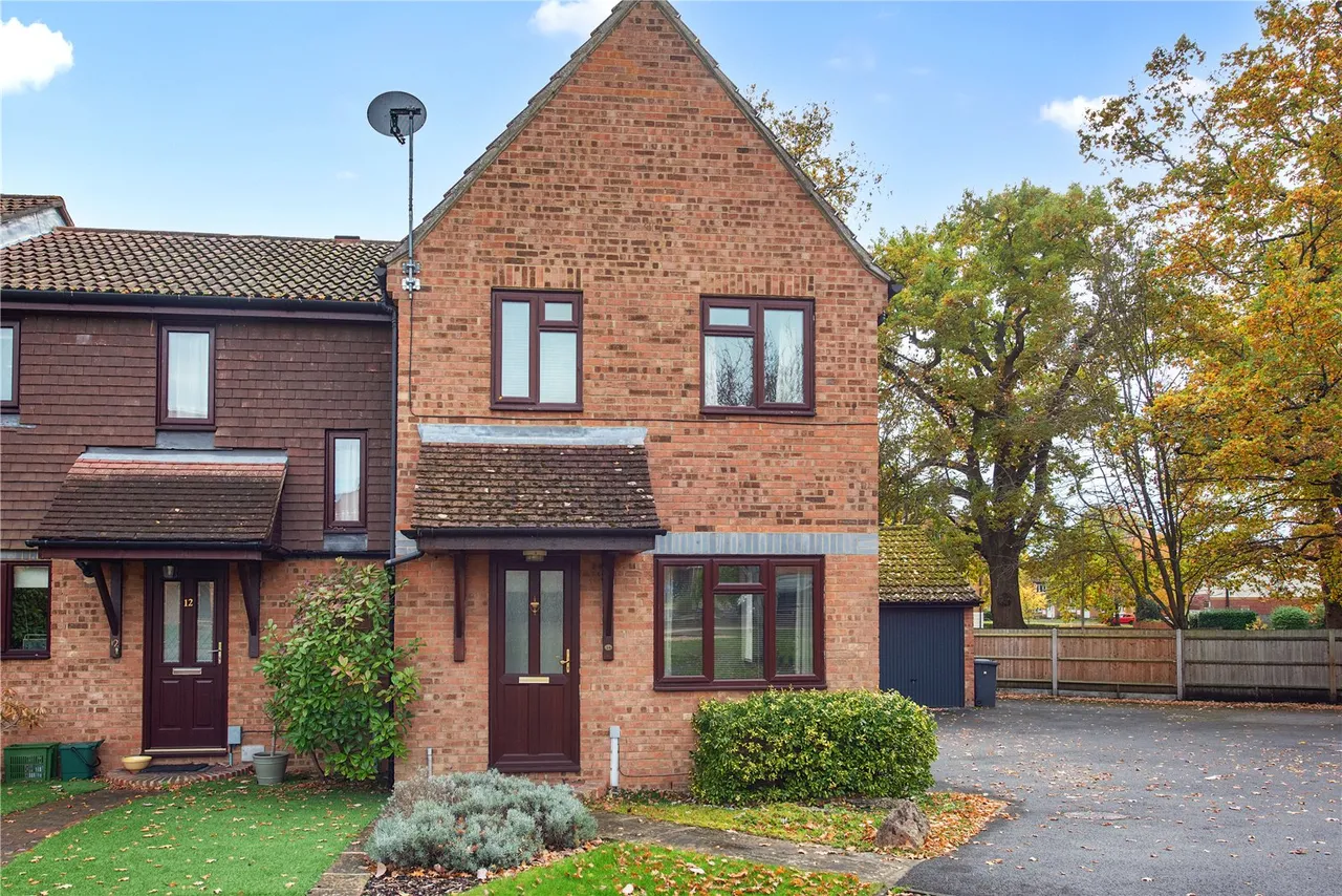 Beveren Close, Fleet, GU51, photo 10