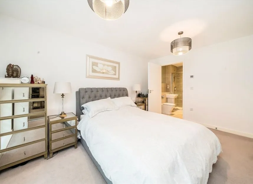 Baltic Avenue, Brentford, TW8, photo 7