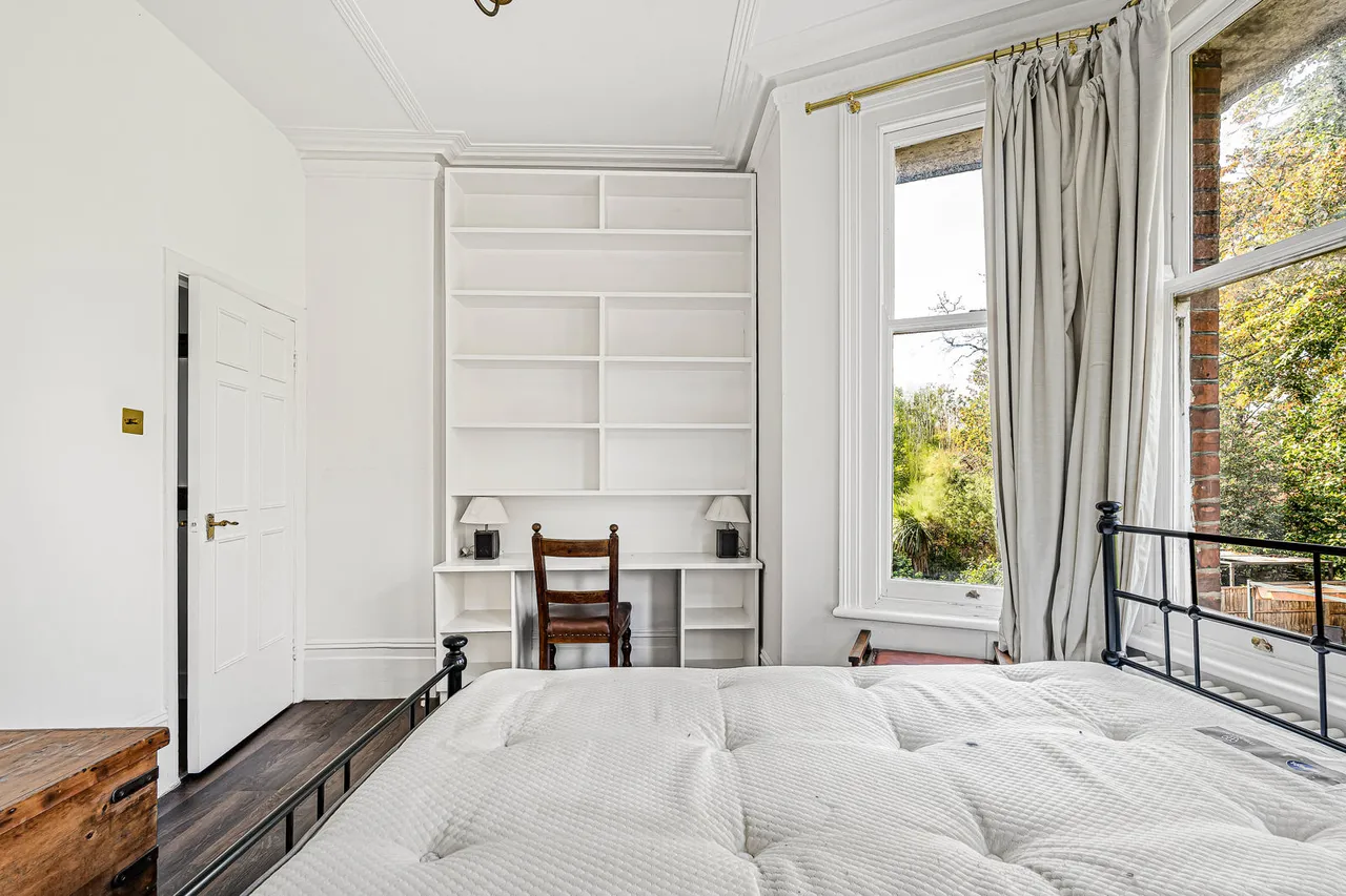 Riggindale Road, London, SW16, photo 12