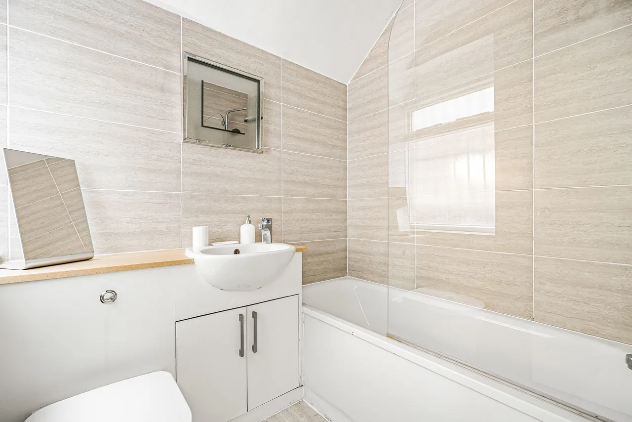 Riggindale Road, London, SW16, photo 13