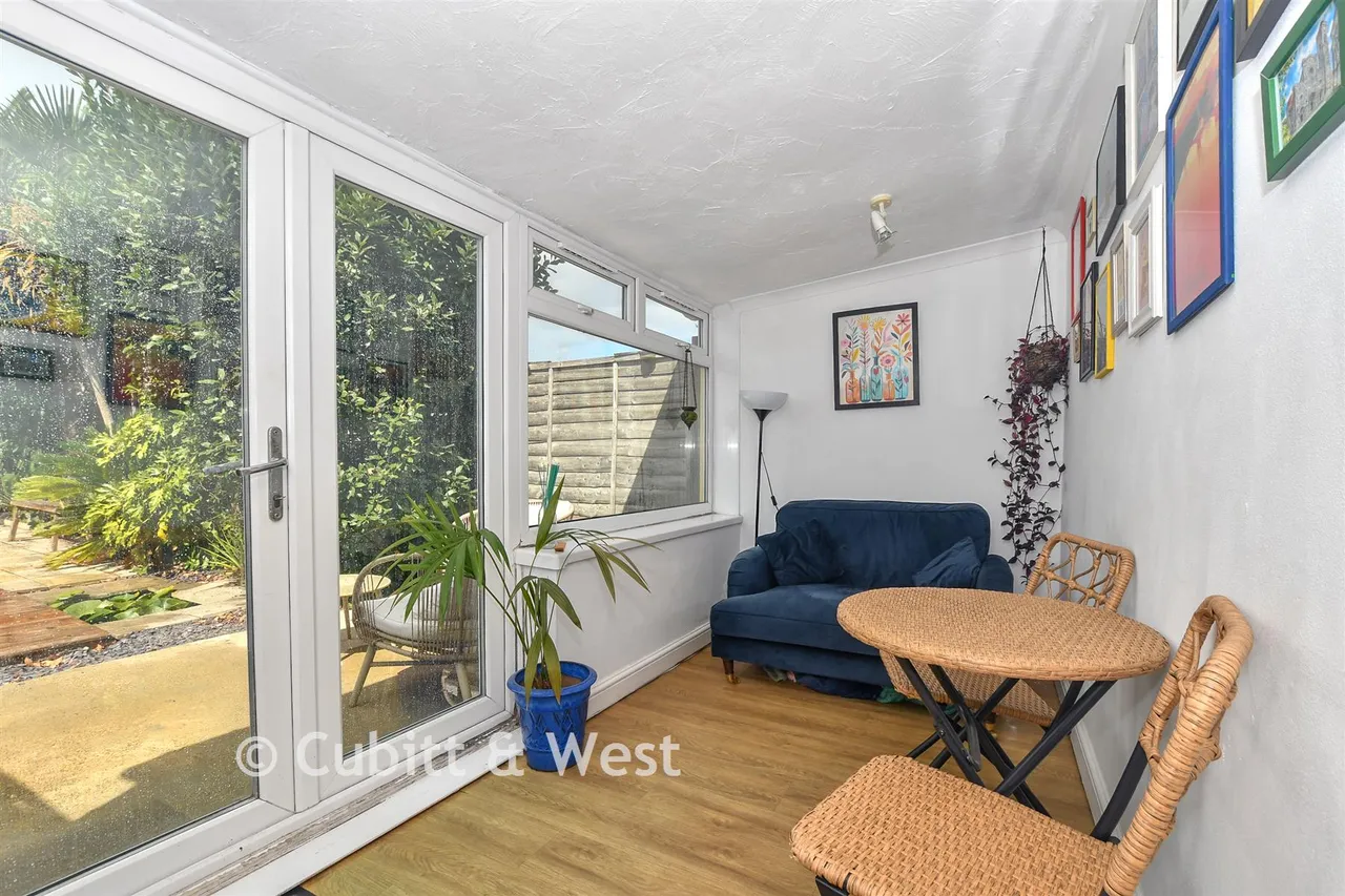 Whitworth Road, Copnor, PO2, photo 7