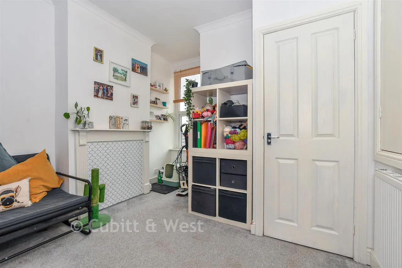 Whitworth Road, Copnor, PO2, photo 8